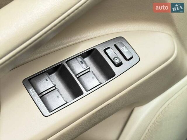 Сірий Лексус ЛХ, об'ємом двигуна 5.66 л та пробігом 235 тис. км за 27191 $, фото 15 на Automoto.ua