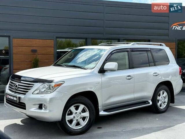 Сірий Лексус ЛХ, об'ємом двигуна 5.66 л та пробігом 235 тис. км за 27191 $, фото 2 на Automoto.ua