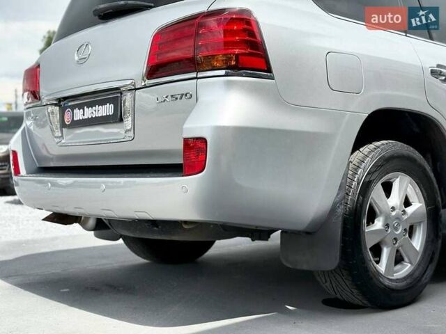 Сірий Лексус ЛХ, об'ємом двигуна 5.66 л та пробігом 235 тис. км за 27191 $, фото 11 на Automoto.ua