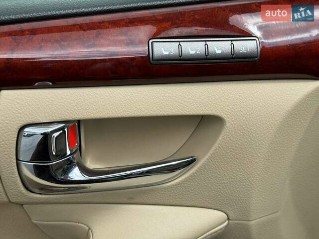 Сірий Лексус ЛХ, об'ємом двигуна 5.66 л та пробігом 235 тис. км за 27191 $, фото 16 на Automoto.ua