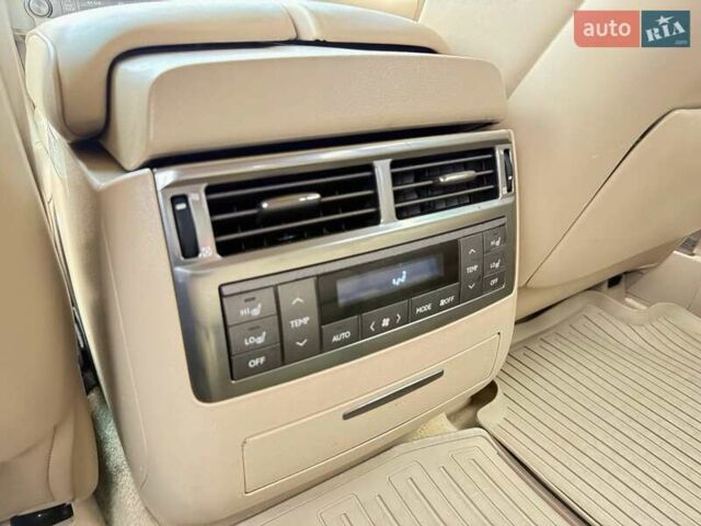 Сірий Лексус ЛХ, об'ємом двигуна 5.66 л та пробігом 235 тис. км за 27191 $, фото 41 на Automoto.ua