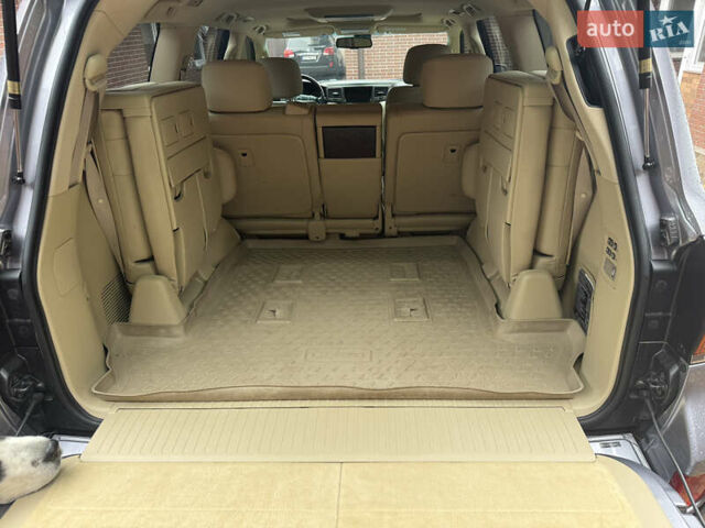 Серый Лексус ЛХ, объемом двигателя 5.66 л и пробегом 221 тыс. км за 32500 $, фото 14 на Automoto.ua