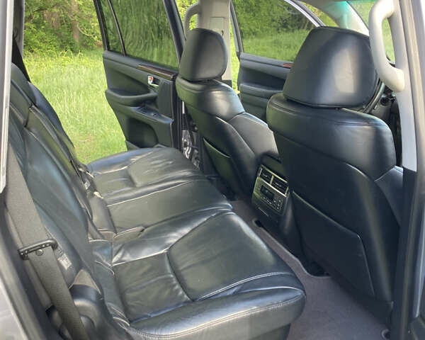 Серый Лексус ЛХ, объемом двигателя 5.66 л и пробегом 245 тыс. км за 29700 $, фото 7 на Automoto.ua