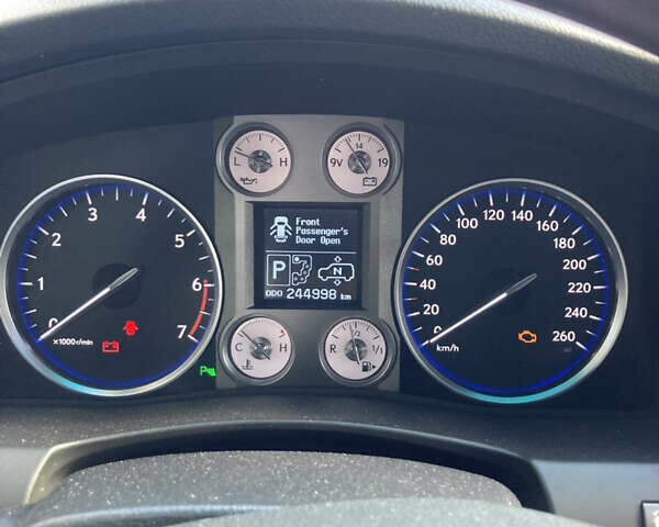 Серый Лексус ЛХ, объемом двигателя 5.66 л и пробегом 245 тыс. км за 29700 $, фото 9 на Automoto.ua