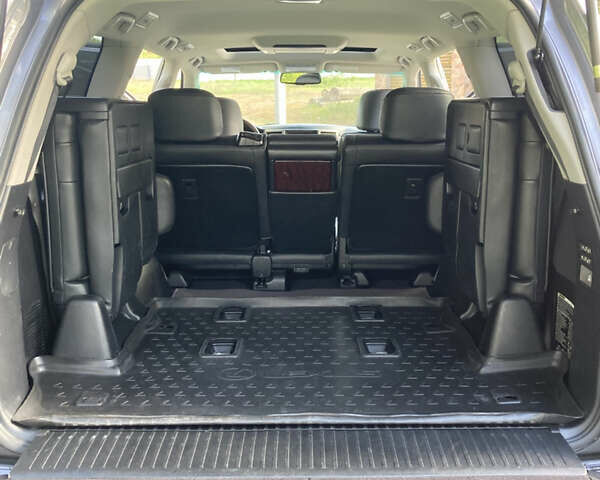 Серый Лексус ЛХ, объемом двигателя 5.66 л и пробегом 245 тыс. км за 29700 $, фото 8 на Automoto.ua