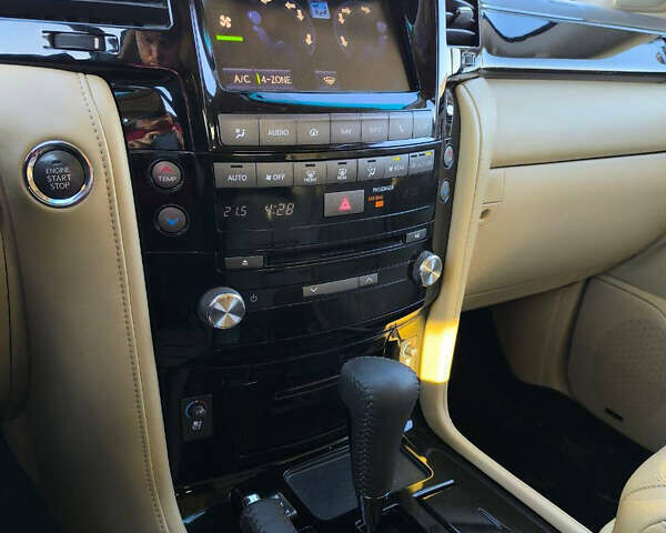 Серый Лексус ЛХ, объемом двигателя 5.7 л и пробегом 330 тыс. км за 45000 $, фото 16 на Automoto.ua