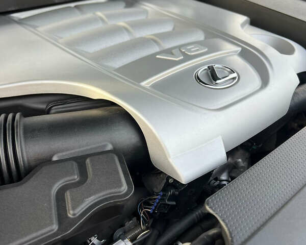 Серый Лексус ЛХ, объемом двигателя 5.66 л и пробегом 314 тыс. км за 38500 $, фото 20 на Automoto.ua