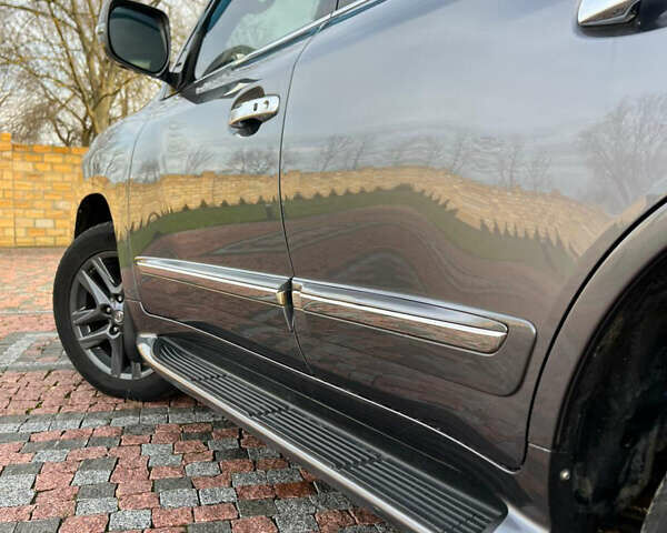 Серый Лексус ЛХ, объемом двигателя 5.66 л и пробегом 314 тыс. км за 38500 $, фото 12 на Automoto.ua