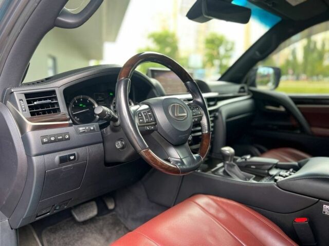 Серый Лексус ЛХ, объемом двигателя 5.7 л и пробегом 128 тыс. км за 62000 $, фото 18 на Automoto.ua