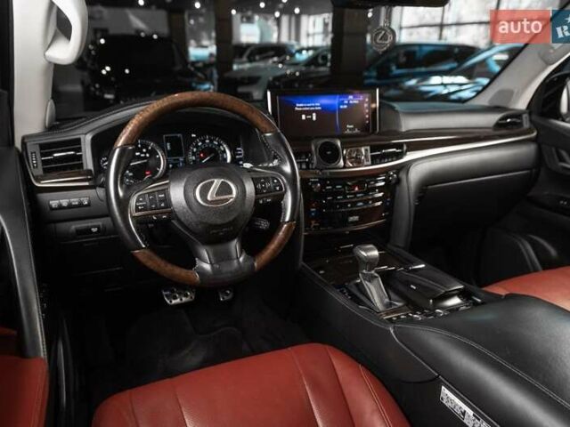 Лексус ЛХ 2016 в Одессе на Automoto.ua Серый Лексус ЛХ, объемом двигателя 5.66 л и пробегом 140 тыс. км за 65500 $, фото 33 на Automoto.ua