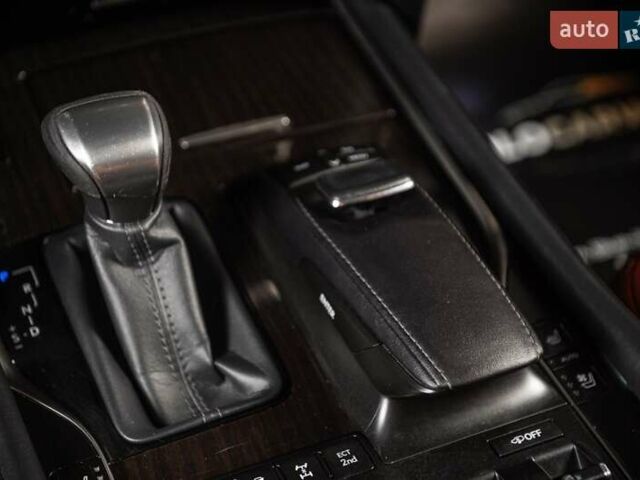 Лексус ЛХ 2016 в Одессе на Automoto.ua Серый Лексус ЛХ, объемом двигателя 5.66 л и пробегом 140 тыс. км за 65500 $, фото 26 на Automoto.ua