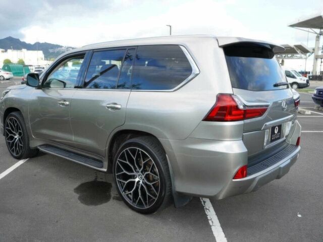 Серый Лексус ЛХ, объемом двигателя 5.7 л и пробегом 76 тыс. км за 21000 $, фото 4 на Automoto.ua