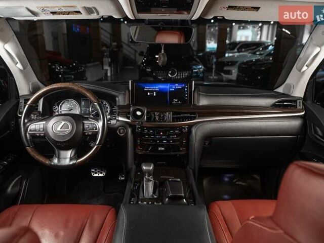 Лексус ЛХ 2016 в Одессе на Automoto.ua Серый Лексус ЛХ, объемом двигателя 5.66 л и пробегом 140 тыс. км за 65500 $, фото 29 на Automoto.ua