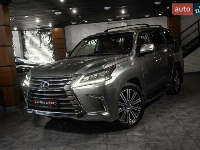 Лексус ЛХ 2016 в Одессе на Automoto.ua Серый Лексус ЛХ, объемом двигателя 5.66 л и пробегом 140 тыс. км за 65500 $, фото 9 на Automoto.ua