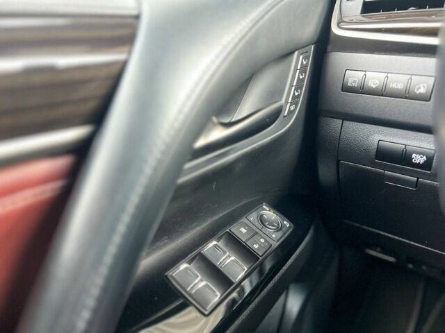 Серый Лексус ЛХ, объемом двигателя 5.7 л и пробегом 128 тыс. км за 62000 $, фото 15 на Automoto.ua