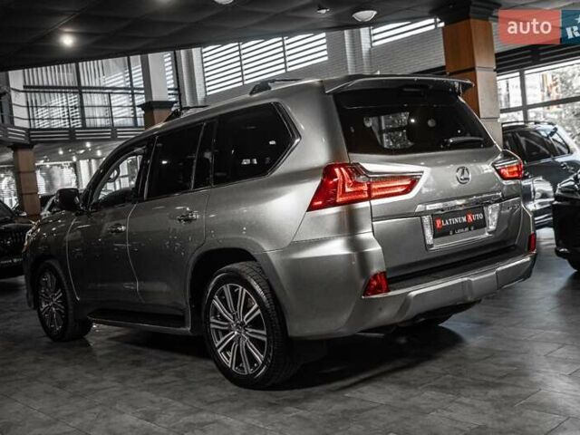Лексус ЛХ 2016 в Одессе на Automoto.ua Серый Лексус ЛХ, объемом двигателя 5.66 л и пробегом 140 тыс. км за 65500 $, фото 58 на Automoto.ua
