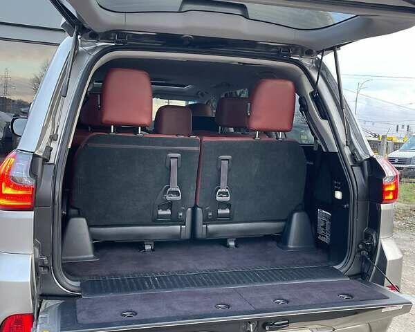 Серый Лексус ЛХ, объемом двигателя 5.66 л и пробегом 230 тыс. км за 54999 $, фото 24 на Automoto.ua