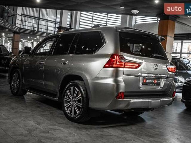 Лексус ЛХ 2016 в Одессе на Automoto.ua Серый Лексус ЛХ, объемом двигателя 5.66 л и пробегом 140 тыс. км за 65500 $, фото 56 на Automoto.ua