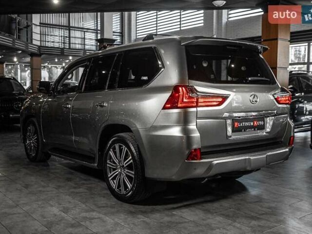 Лексус ЛХ 2016 в Одессе на Automoto.ua Серый Лексус ЛХ, объемом двигателя 5.66 л и пробегом 140 тыс. км за 65500 $, фото 59 на Automoto.ua