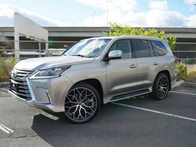 Серый Лексус ЛХ, объемом двигателя 5.7 л и пробегом 76 тыс. км за 21000 $, фото 2 на Automoto.ua