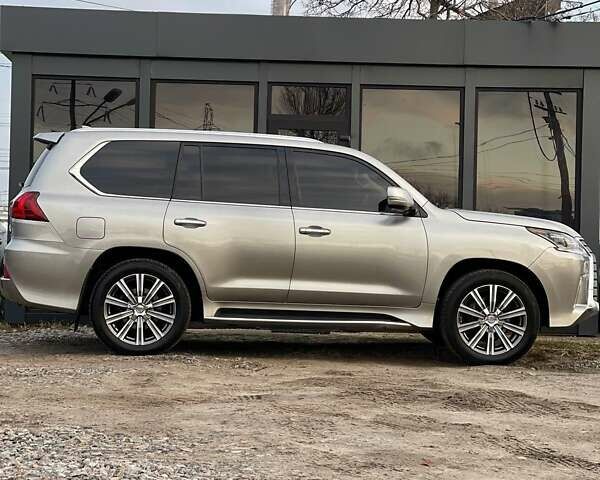 Серый Лексус ЛХ, объемом двигателя 5.66 л и пробегом 230 тыс. км за 54999 $, фото 6 на Automoto.ua