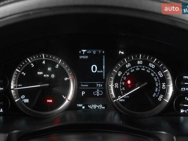Лексус ЛХ 2016 в Одессе на Automoto.ua Серый Лексус ЛХ, объемом двигателя 5.66 л и пробегом 140 тыс. км за 65500 $, фото 41 на Automoto.ua