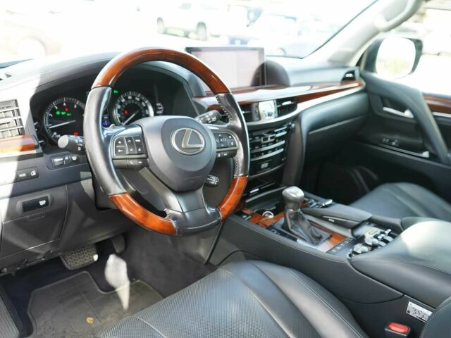 Серый Лексус ЛХ, объемом двигателя 5.7 л и пробегом 76 тыс. км за 21000 $, фото 9 на Automoto.ua