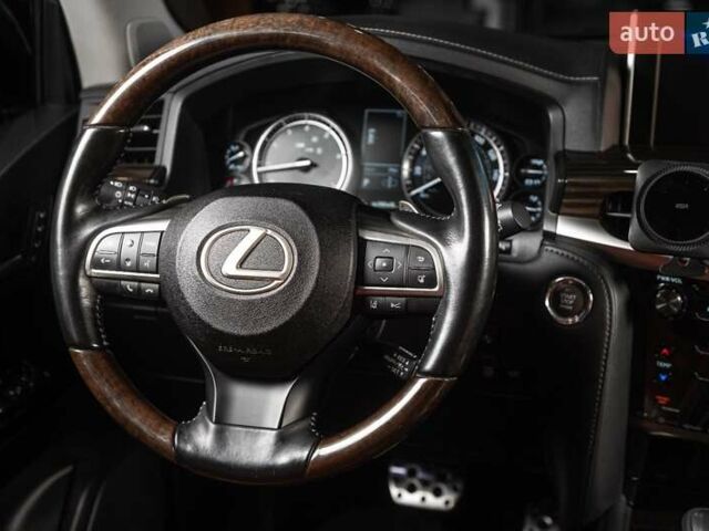 Лексус ЛХ 2016 в Одессе на Automoto.ua Серый Лексус ЛХ, объемом двигателя 5.66 л и пробегом 140 тыс. км за 65500 $, фото 27 на Automoto.ua
