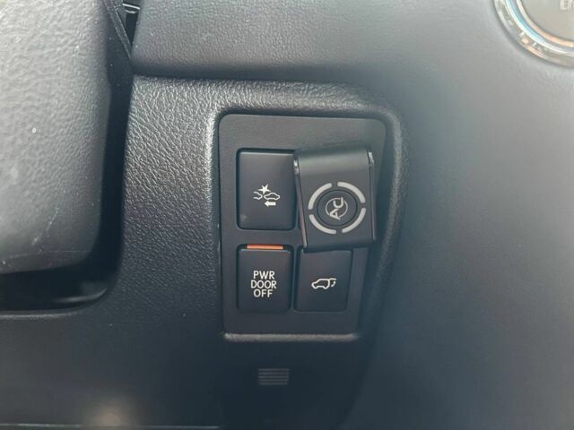 Серый Лексус ЛХ, объемом двигателя 5.7 л и пробегом 128 тыс. км за 62000 $, фото 12 на Automoto.ua