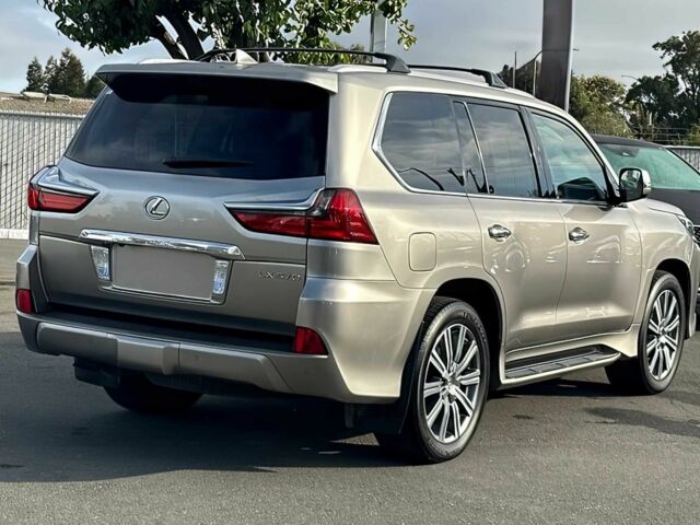 Серый Лексус ЛХ, объемом двигателя 5.7 л и пробегом 64 тыс. км за 22000 $, фото 3 на Automoto.ua