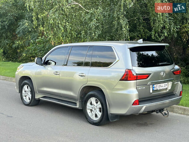 Сірий Лексус ЛХ, об'ємом двигуна 4.46 л та пробігом 270 тис. км за 56900 $, фото 5 на Automoto.ua