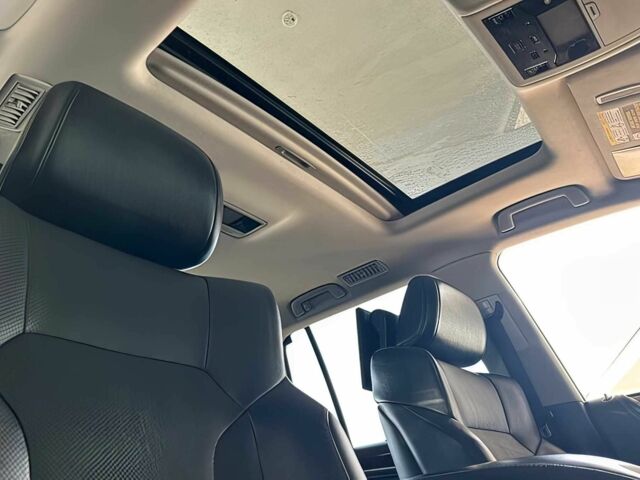 Серый Лексус ЛХ, объемом двигателя 5.7 л и пробегом 64 тыс. км за 22000 $, фото 9 на Automoto.ua