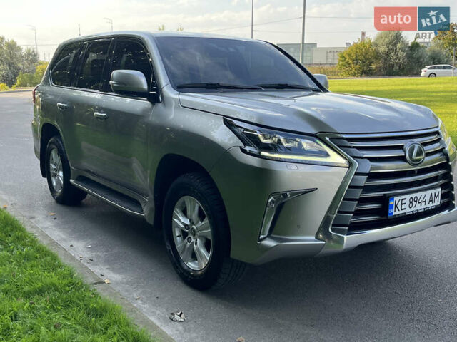 Сірий Лексус ЛХ, об'ємом двигуна 4.46 л та пробігом 270 тис. км за 56900 $, фото 2 на Automoto.ua