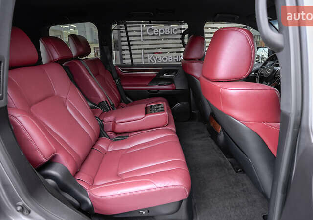 Сірий Лексус ЛХ, об'ємом двигуна 4.46 л та пробігом 139 тис. км за 63284 $, фото 6 на Automoto.ua