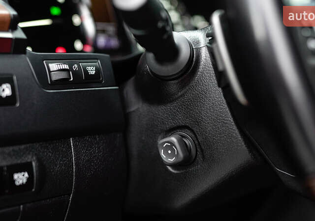 Сірий Лексус ЛХ, об'ємом двигуна 4.46 л та пробігом 139 тис. км за 63284 $, фото 18 на Automoto.ua