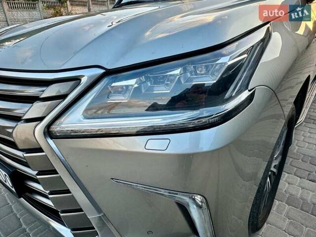 Сірий Лексус ЛХ, об'ємом двигуна 4.46 л та пробігом 134 тис. км за 68500 $, фото 11 на Automoto.ua