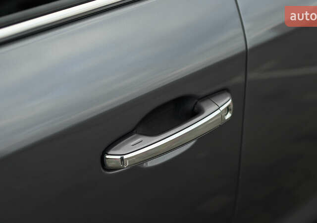 Сірий Лексус ЛХ, об'ємом двигуна 4.46 л та пробігом 139 тис. км за 63284 $, фото 12 на Automoto.ua