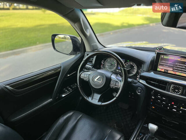 Сірий Лексус ЛХ, об'ємом двигуна 4.46 л та пробігом 270 тис. км за 56900 $, фото 13 на Automoto.ua