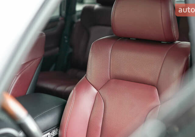 Сірий Лексус ЛХ, об'ємом двигуна 4.46 л та пробігом 139 тис. км за 63284 $, фото 15 на Automoto.ua