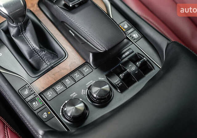 Сірий Лексус ЛХ, об'ємом двигуна 4.46 л та пробігом 139 тис. км за 63284 $, фото 32 на Automoto.ua