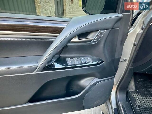 Сірий Лексус ЛХ, об'ємом двигуна 4.46 л та пробігом 134 тис. км за 68500 $, фото 39 на Automoto.ua