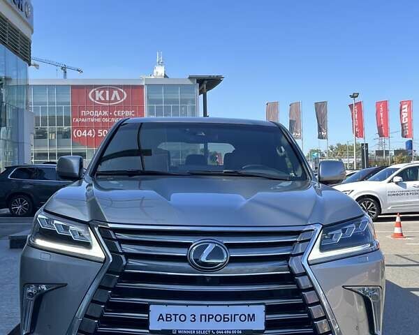 Сірий Лексус ЛХ, об'ємом двигуна 4.46 л та пробігом 94 тис. км за 77894 $, фото 2 на Automoto.ua