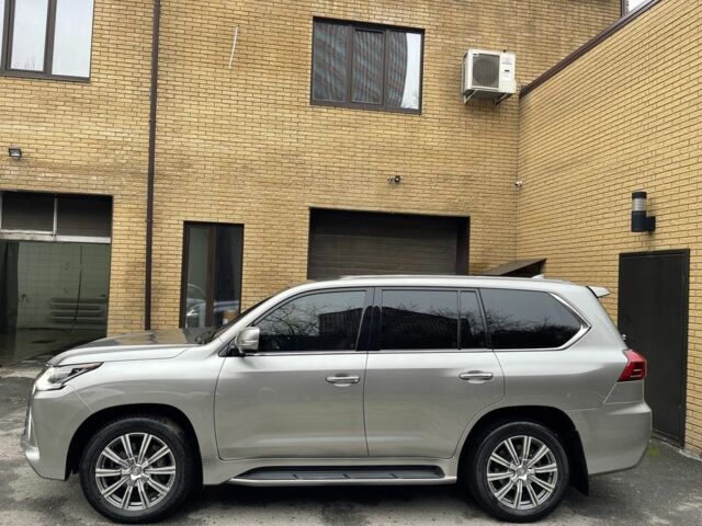 Сірий Лексус ЛХ, об'ємом двигуна 4.5 л та пробігом 90 тис. км за 82500 $, фото 6 на Automoto.ua