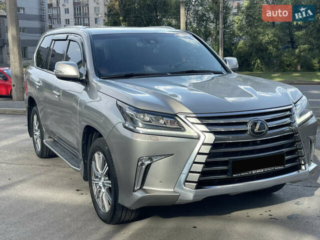 Сірий Лексус ЛХ, об'ємом двигуна 4.46 л та пробігом 98 тис. км за 82000 $, фото 19 на Automoto.ua