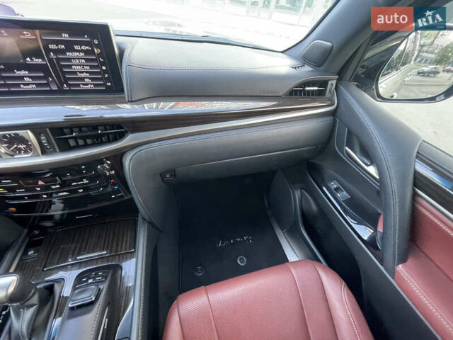 Сірий Лексус ЛХ, об'ємом двигуна 4.46 л та пробігом 98 тис. км за 82000 $, фото 49 на Automoto.ua