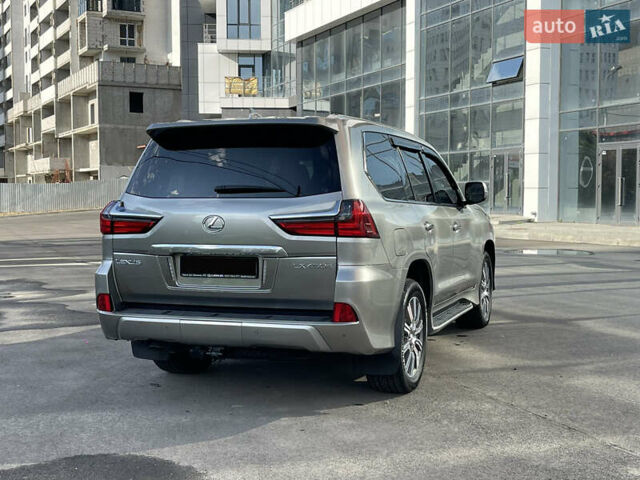Сірий Лексус ЛХ, об'ємом двигуна 4.46 л та пробігом 98 тис. км за 82000 $, фото 26 на Automoto.ua