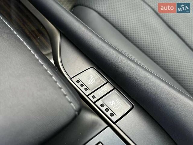 Сірий Лексус ЛХ, об'ємом двигуна 4.5 л та пробігом 49 тис. км за 96480 $, фото 49 на Automoto.ua