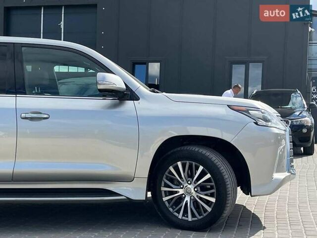 Сірий Лексус ЛХ, об'ємом двигуна 4.5 л та пробігом 49 тис. км за 96480 $, фото 18 на Automoto.ua