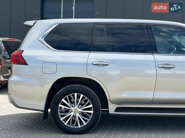 Сірий Лексус ЛХ, об'ємом двигуна 4.5 л та пробігом 49 тис. км за 96480 $, фото 16 на Automoto.ua