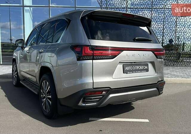 Лексус ЛХ 2022 в Киеве на Automoto.ua Серый Лексус ЛХ, объемом двигателя 3.35 л и пробегом 105 тыс. км за 109626 $, фото 1 на Automoto.ua